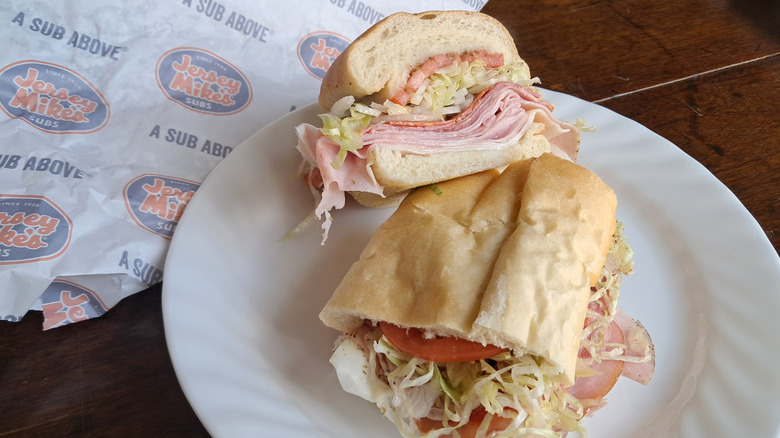 sandwich on a plate