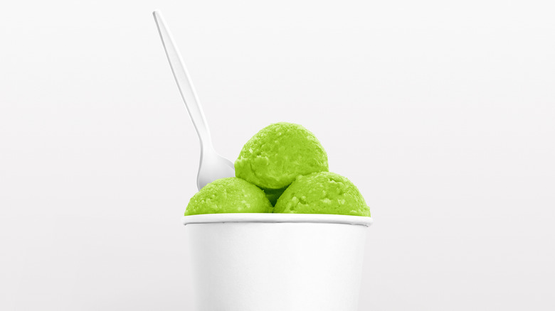 cup of green ice cream