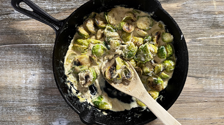 Brussels sprouts in cream sauce