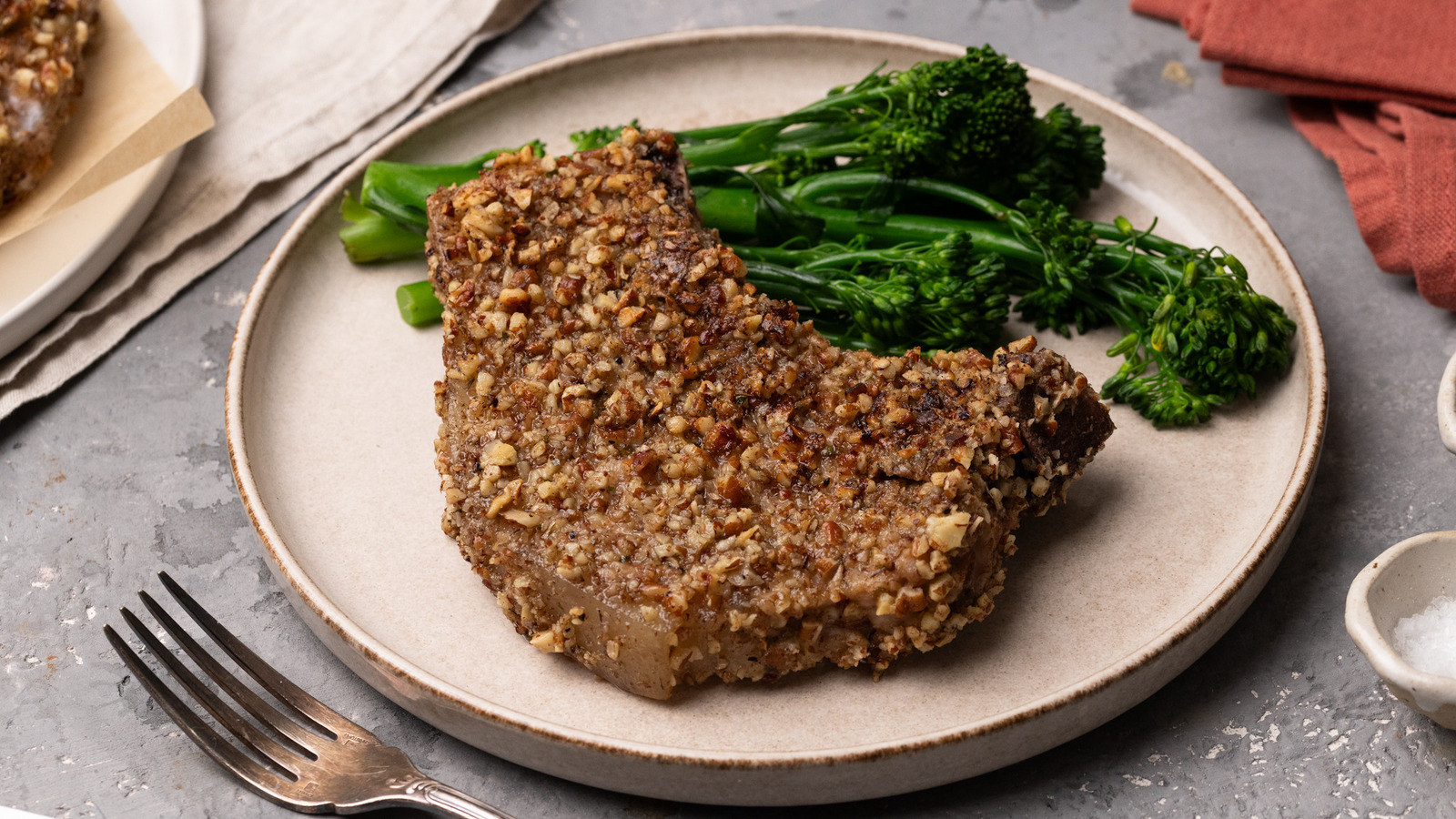 Keto-Friendly Pecan-Crusted Pork Chops Recipe
