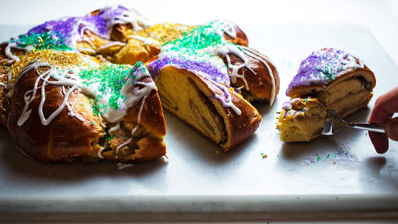 Bananas Foster King Cake