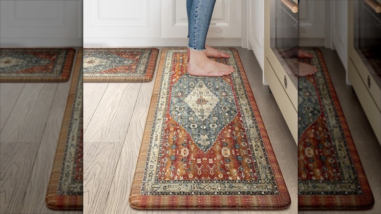 Collive non-skid kitchen mats on wooden kitchen floor