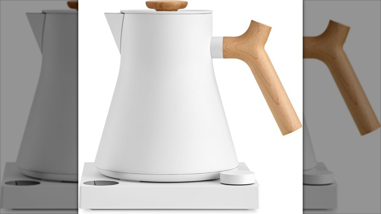 White Fellow electric kettle