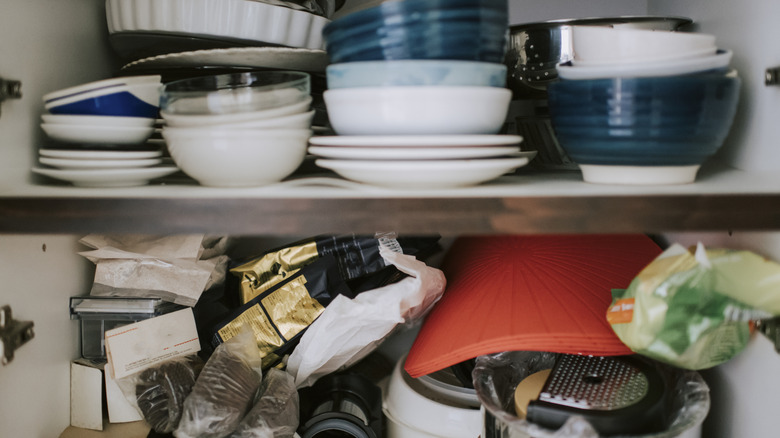 Cabinet storage with plates and bowls