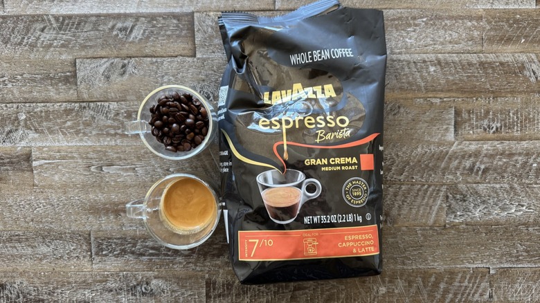 Espresso Barista Gran Crema with beans and brew