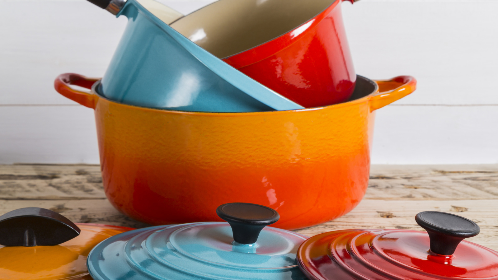 Le Creuset Offers This Size Of Dutch Oven — But Buying One Might Be A Mistake