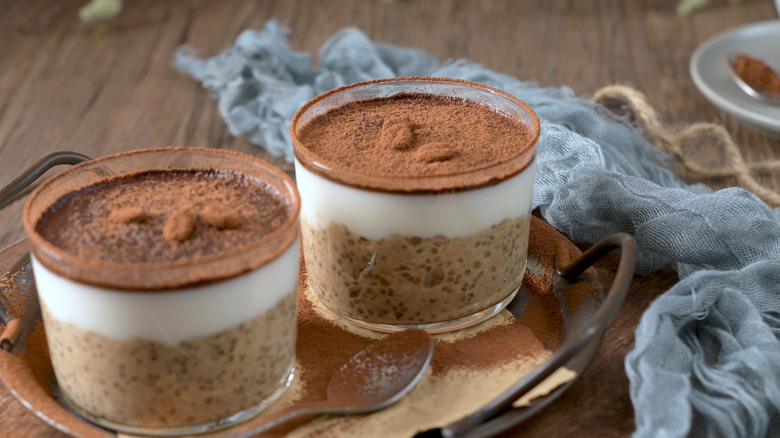 Tiramisu style overnight oats.