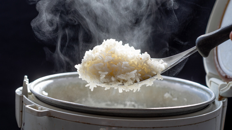 White rice steaming out of an instant pot