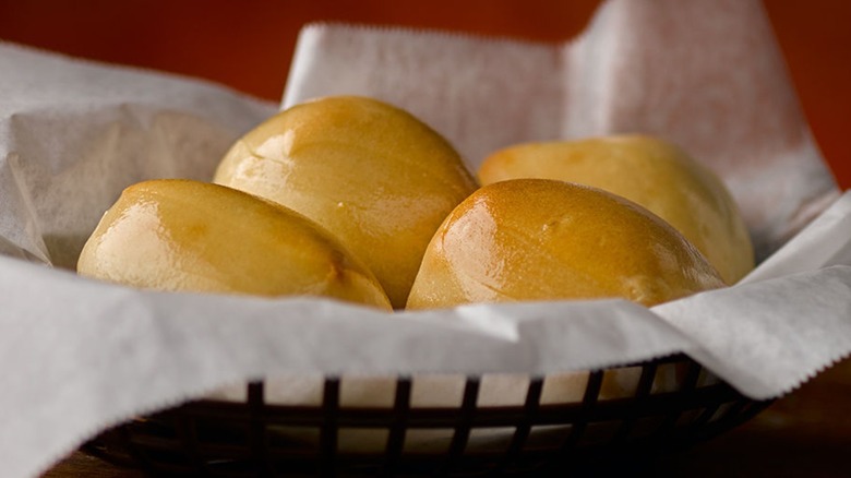 Texas Roadhouse's dinner rolls in a basket