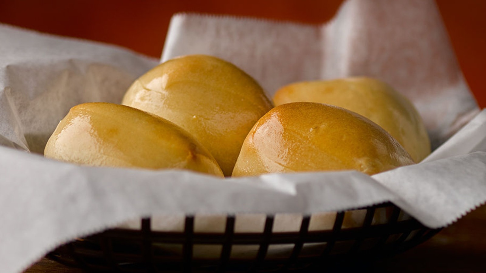 Leftover Texas Roadhouse Rolls Turn Into The Ultimate Comfort Meal With Just One Ingredient - Tasting Table