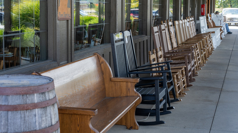 front porch of a cracker barrel restaurant