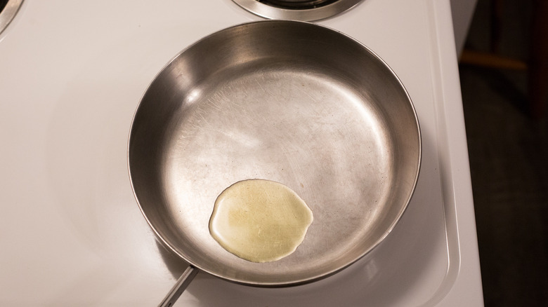 oil heating in metal pan