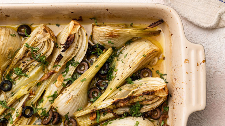 Roasted fennel with olives 