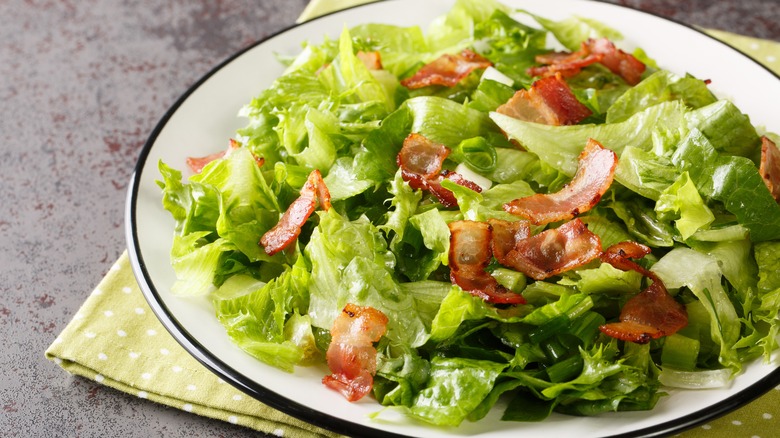 salad with bacon