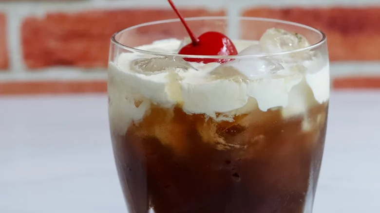 Close up of a Colorado Bulldog Cocktail