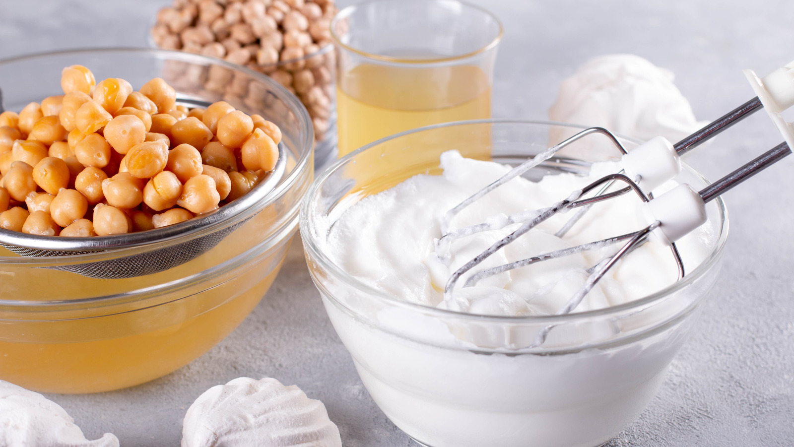 Look For This Ingredient When Buying Canned Chickpeas For Aquafaba
