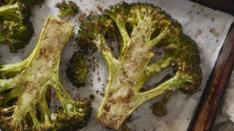 seasoned broccoli steaks
