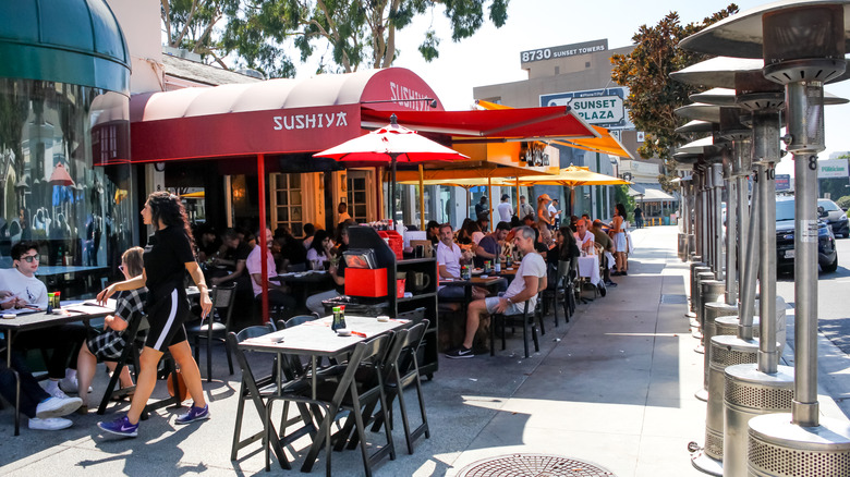 restaurants on sunset boulevard