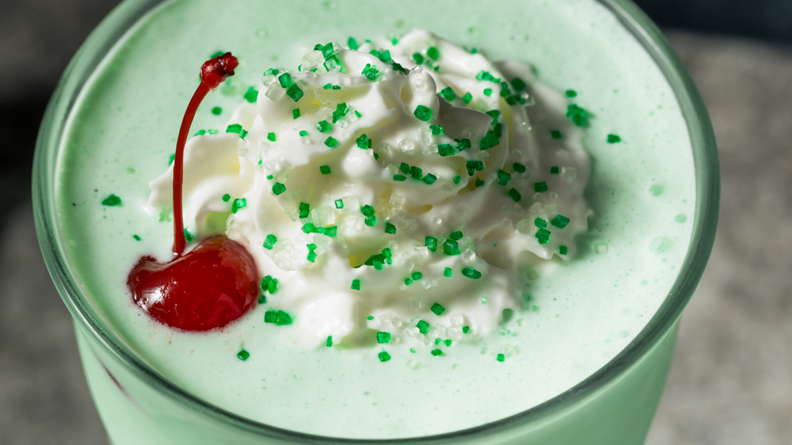 Make A Boozy Shamrock Shake At Home With Ingredients You Probably Already Have - Tasting Table