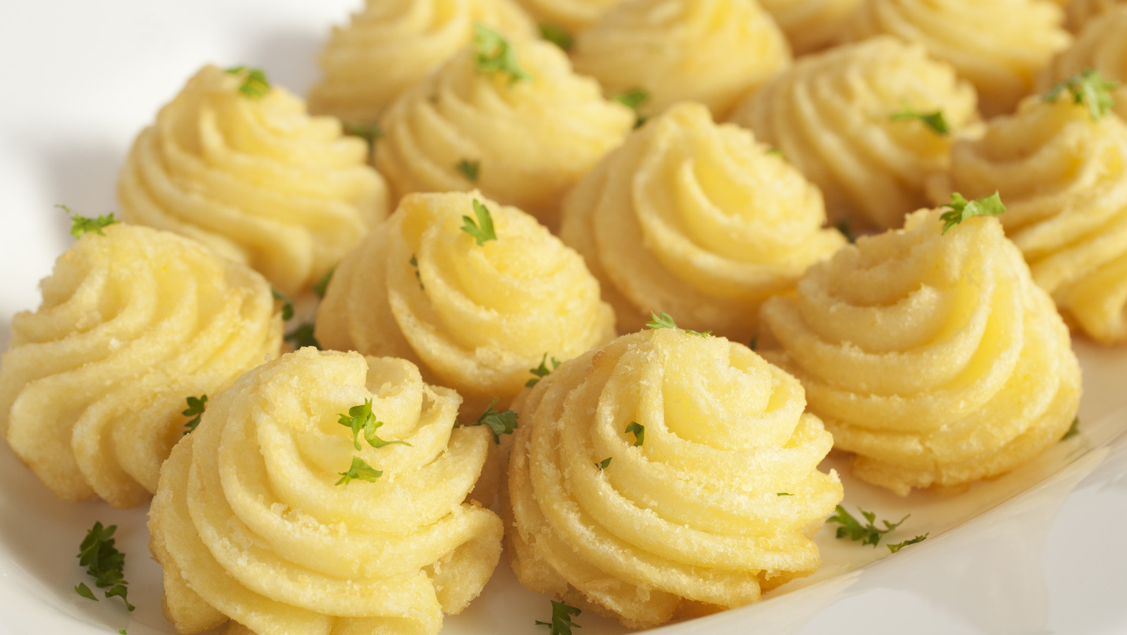 Make Mashed Potatoes More Fun By Piping Fancy Shapes