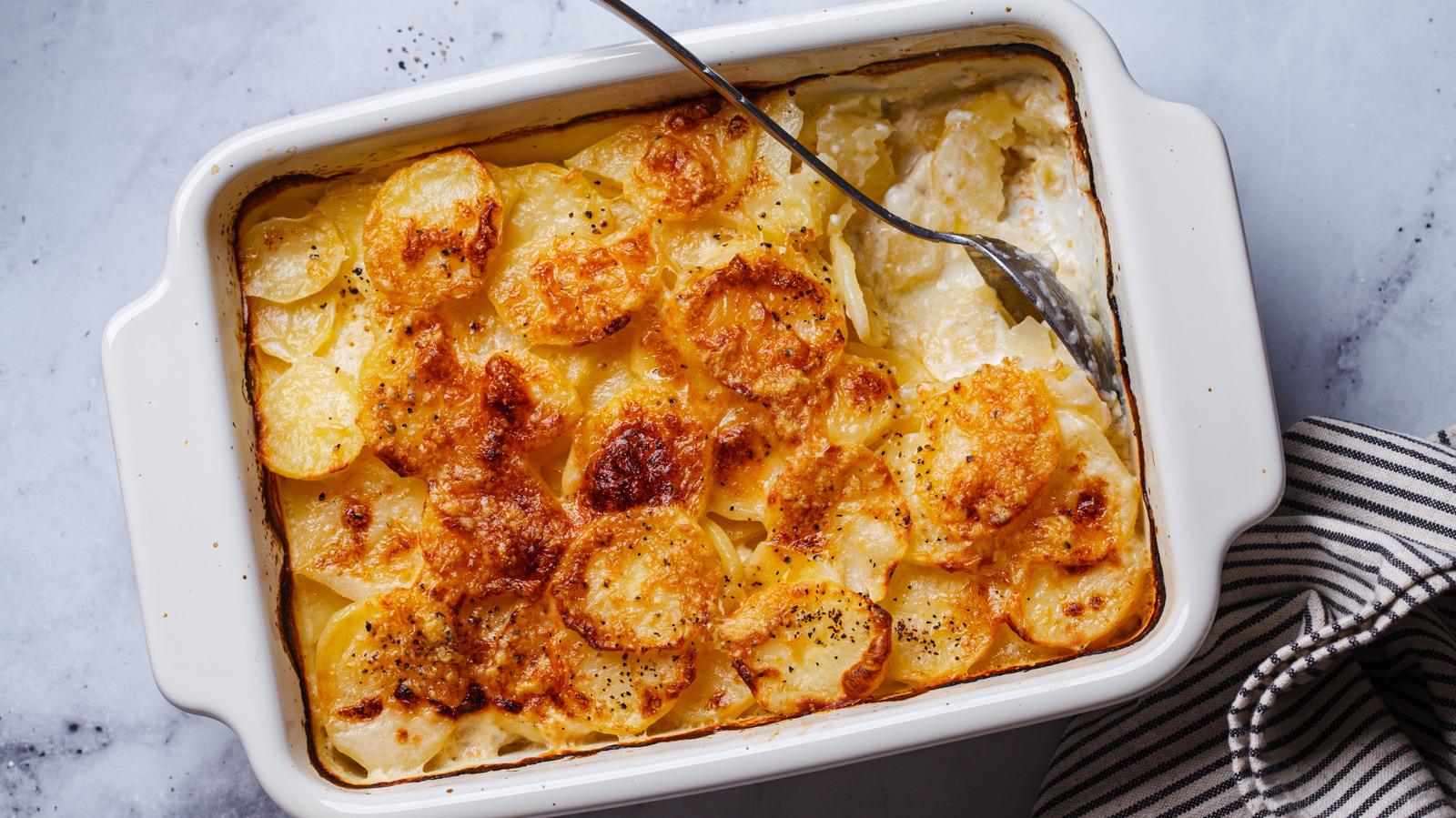 Make Stained Bakeware Sparkle Like New With A Laundry Staple