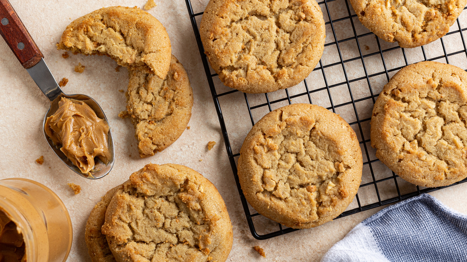 Make These Easy And Decadent Peanut Butter Cookies With 3 Ingredients You Already Have - Tasting Table