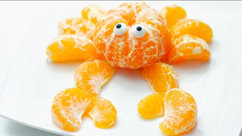 A crab made of clementines