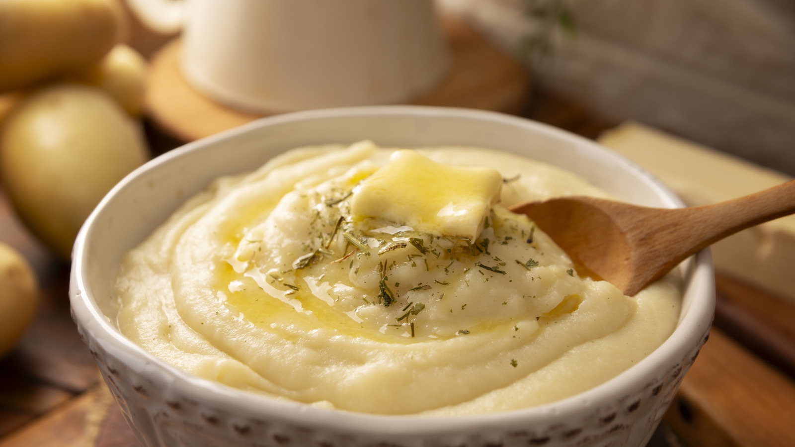 Mashed Potatoes Are 10X More Flavorful And Creamy With A Scoop Of This Popular Cheese