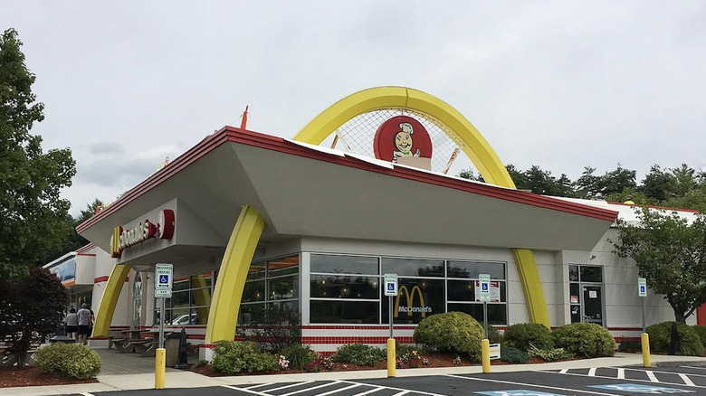 The mcdonalds ludlow plaza massachusetts