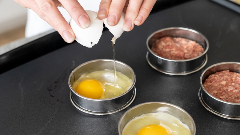 cooking using an egg ring