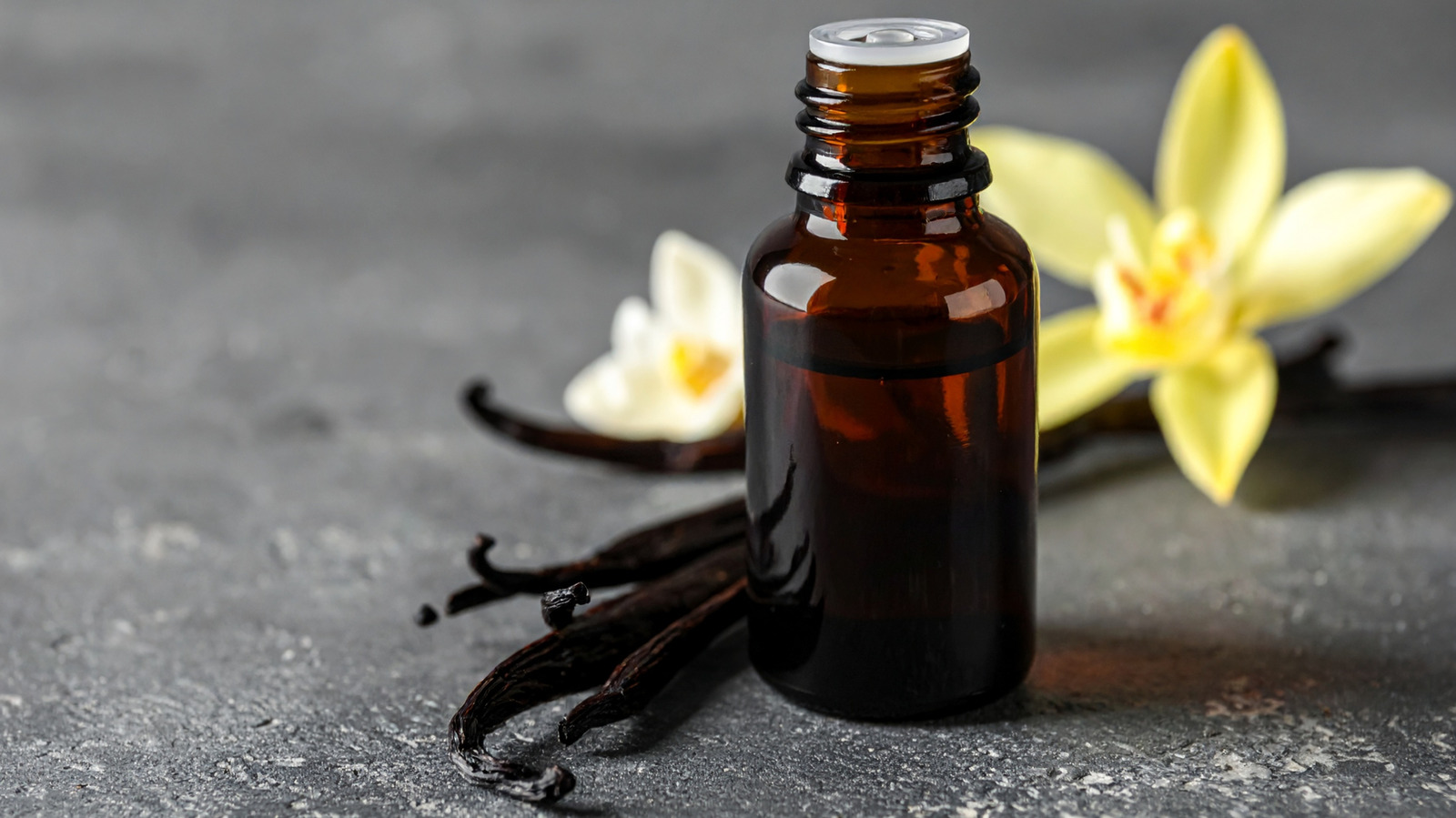 Measuring With Your Heart? Here's What Really Happens When You Eyeball Vanilla Extract - Tasting Table