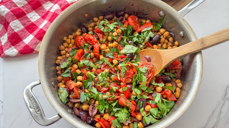 Mediterranean chickpea skillet