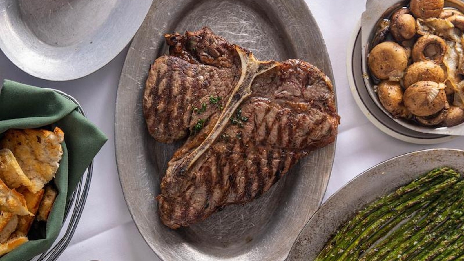 Meet Charlie's Steakhouse, The No-Menu New Orleans Icon Since 1932 - Tasting Table