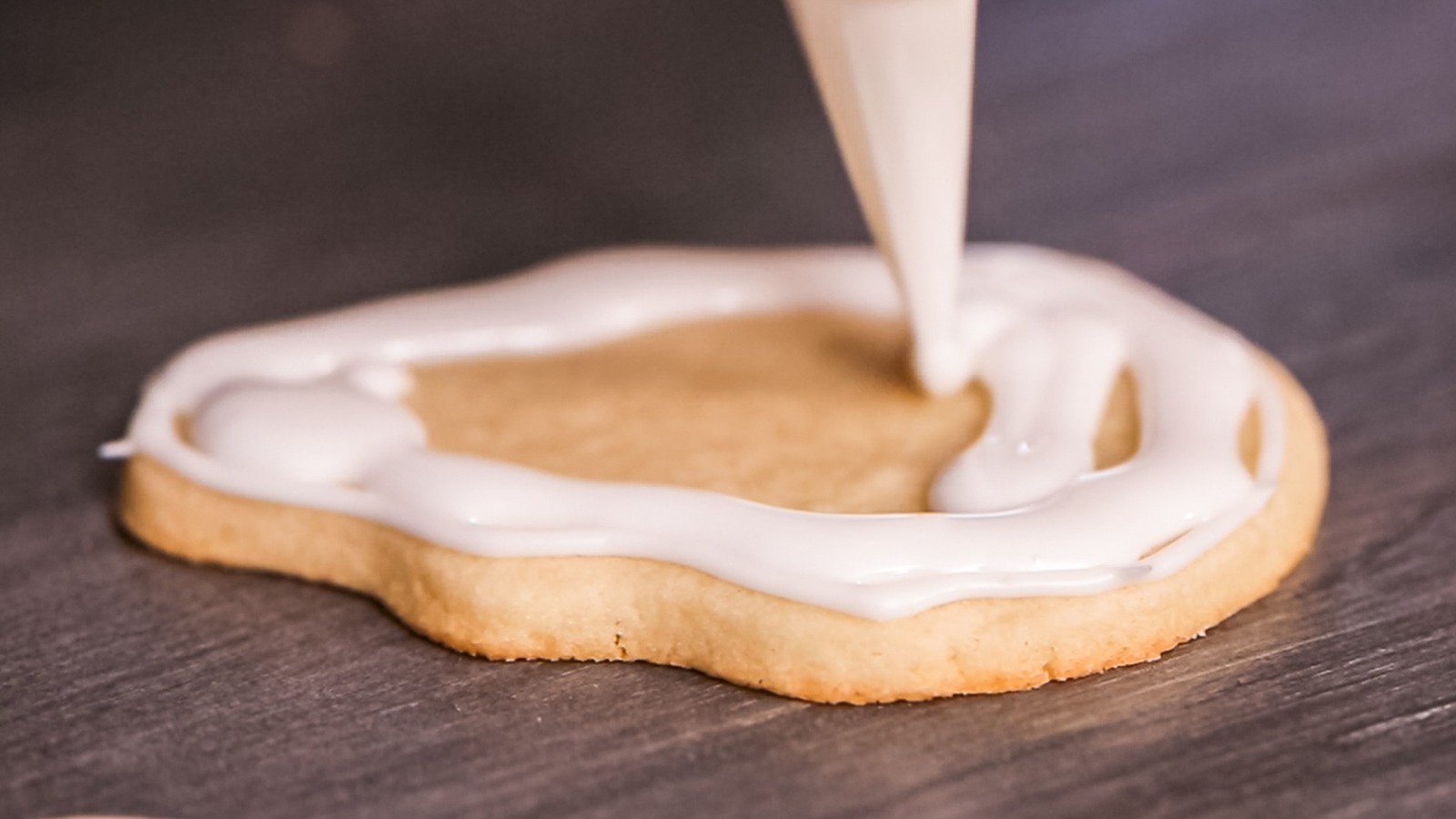 Meringue Powder Is The Secret Ingredient For Shiny Icing
