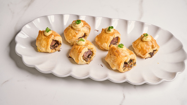 mini beef wellington bites on a platter