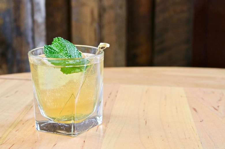 Best Mint Julep Recipe with Ginger