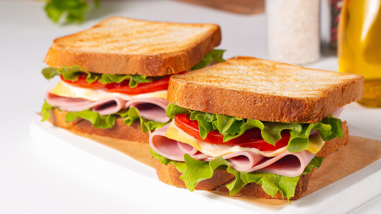 Sandwich on a plate