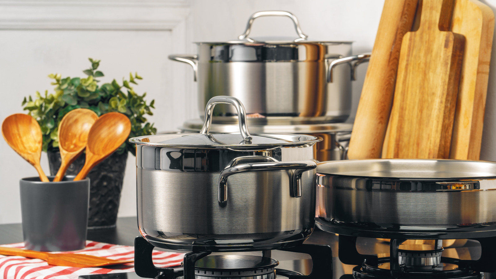 The Pots And Pans You Might Not Realize You're Misusing