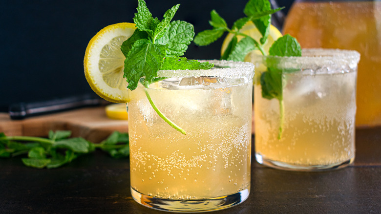 whiskey lemon soda cocktail 