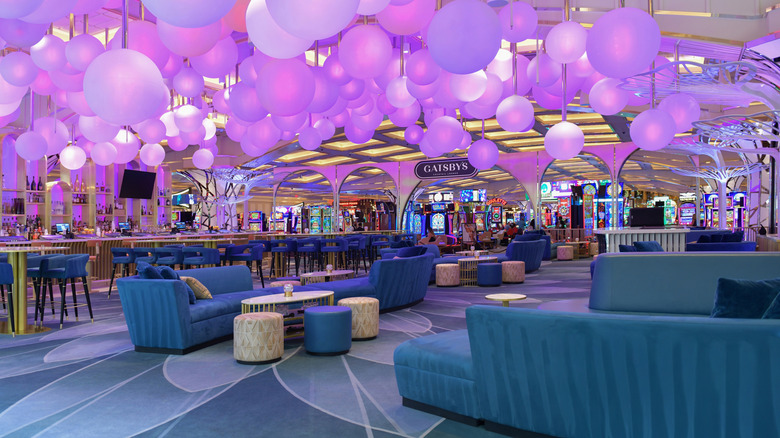 Pastel room of Gatsby's in Vegas