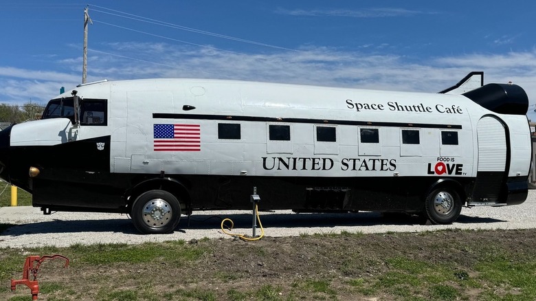 Space shuttle café food truck
