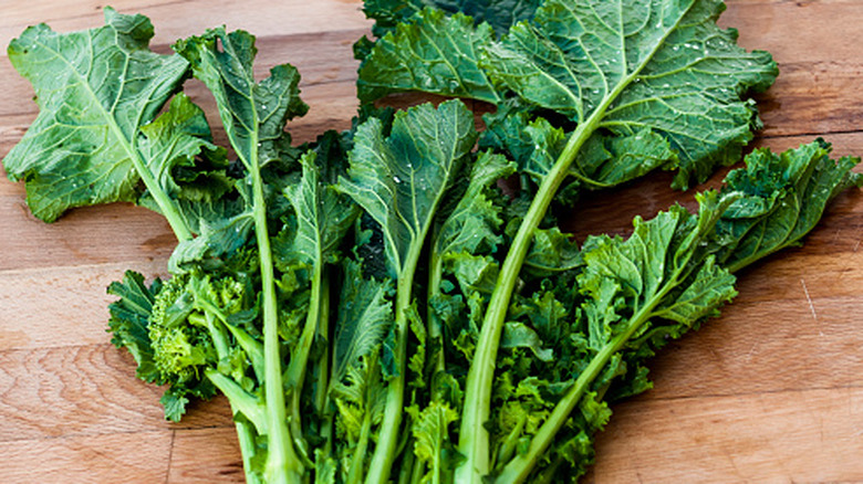 bunch of turnip greens