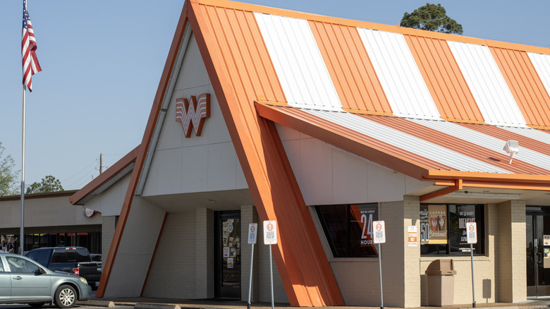 Front of Whataburger restaurant location.