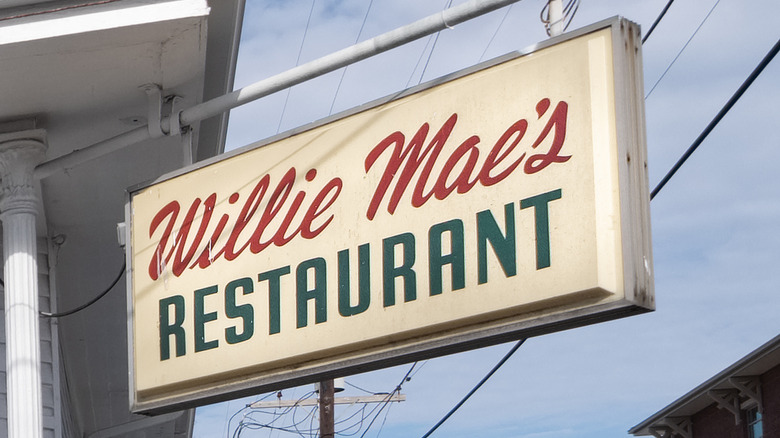 Willie Mae's restaurant sign