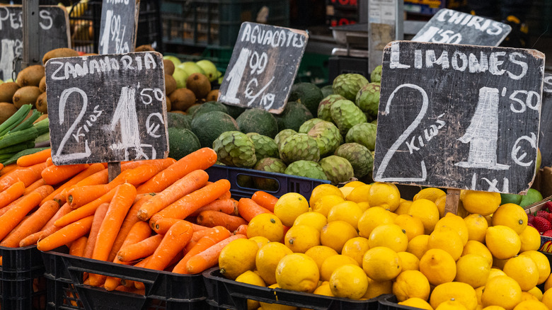 produce market in Spain