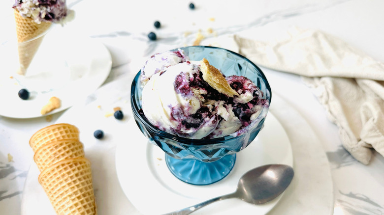 Blueberry pie ice cream in serving bowl