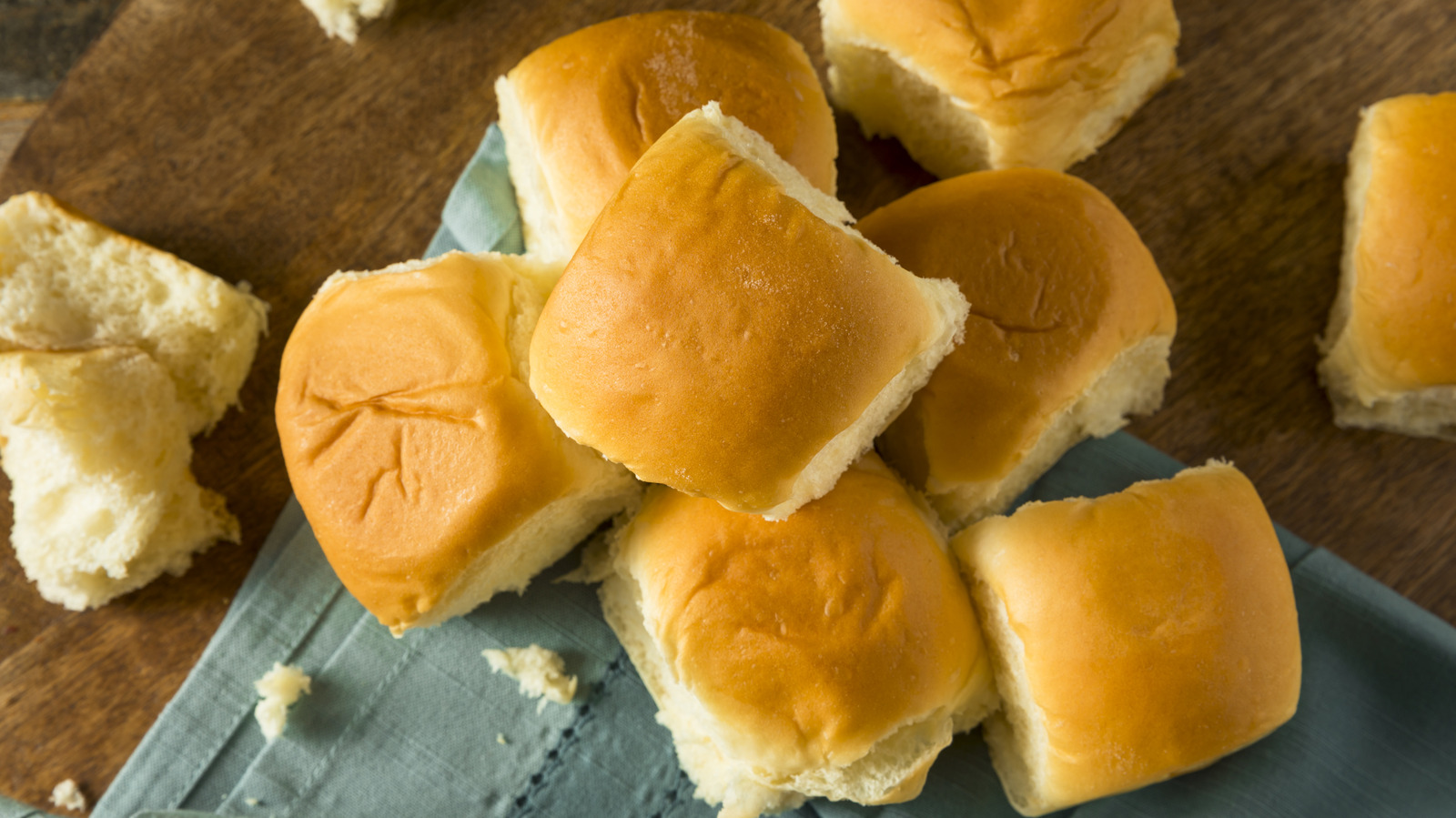 No Pizza Crust, No Problem: Grab A Pack Of Hawaiian Rolls And Do This