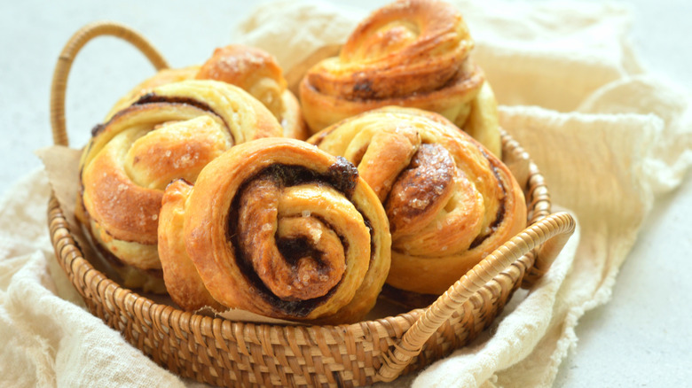 Norwegian-style skillingsboller cinnamon rolls in a basket