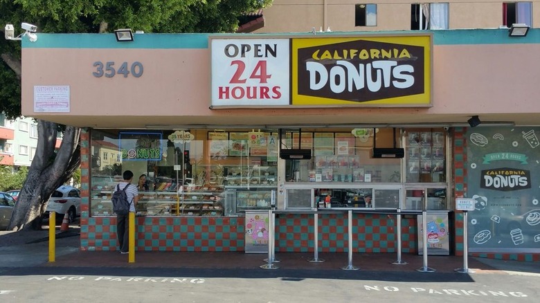 exterior of California Donuts in Los Angeles, California
