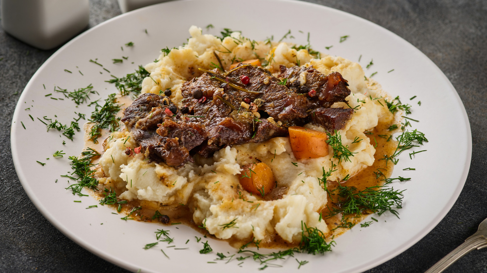 Not Sure How Much Pot Roast You Can Fit In Your Slow Cooker? Here's How To Figure It Out - Tasting Table